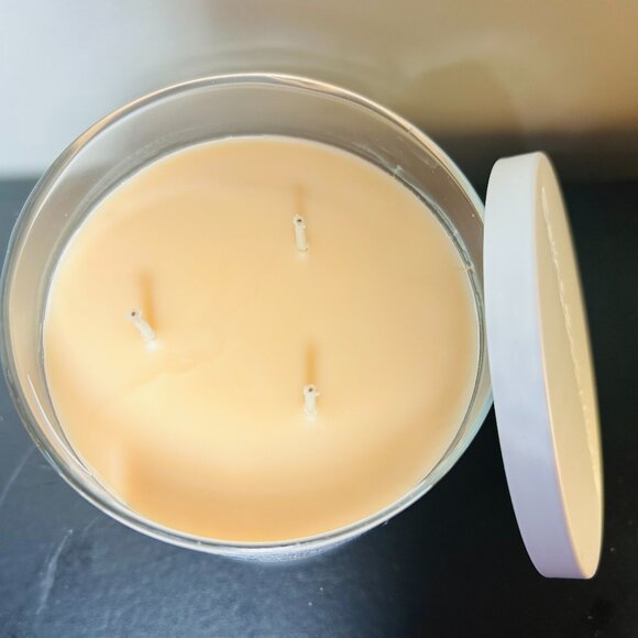 Bath & Body Works SUGAR COOKIE Three-Wick Candle NEW - Picture 2 of 4